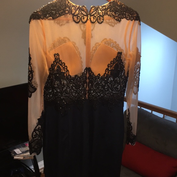 Dress - Picture 3 of 3